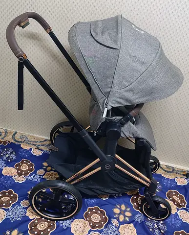 Cybex Priam Rose Gold Stroller with Grey Seat