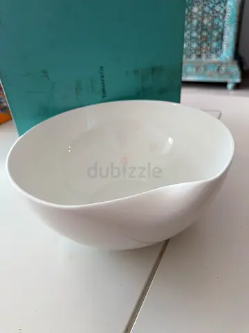 Tiffany  co -Elsa Peretti -White Ceramic Serving Bowl  - brand new with box