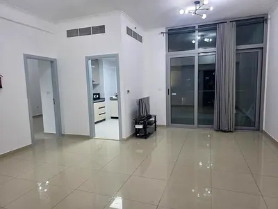Spacious 1BR Apartment | Vacant Now | Community View