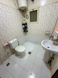 Sharing room available for couples/families