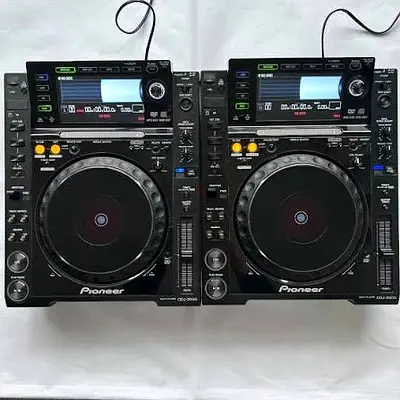 Pioneer CDJ 2000 DJ Players PAIR