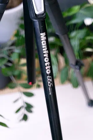 Manfrotto MK055 Tripod