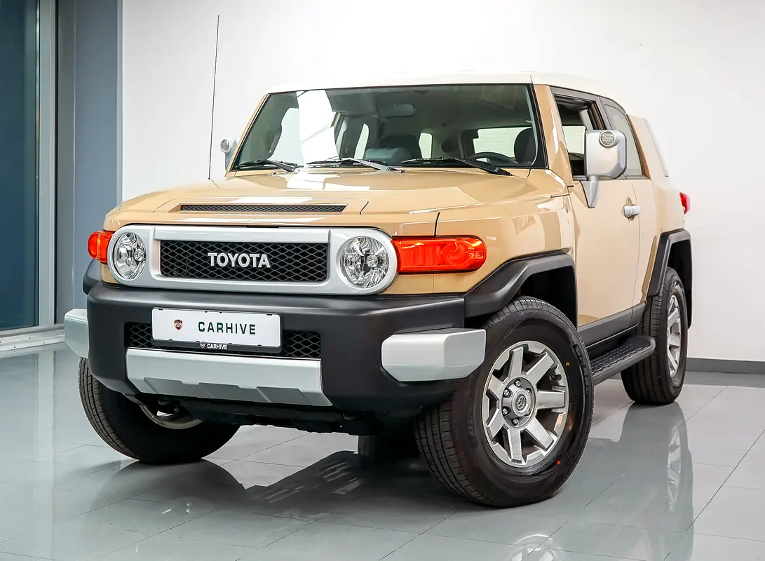 Toyota FJ Cruiser 2022 — photo 1 of 18