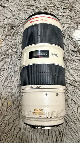 Canon 70-200mm is USM 2telephoto zoom lens