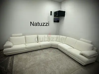 High quality brand new condition Natuzzi brand sofa