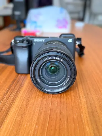 Sony α6400 compact digital camera with strap - used, working