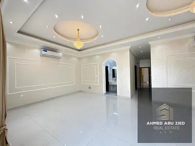3 master bedrooms, large living room, large kitchen, 4 bathrooms, high-end finishing, split air conditioning, private yard, private parking, payment f