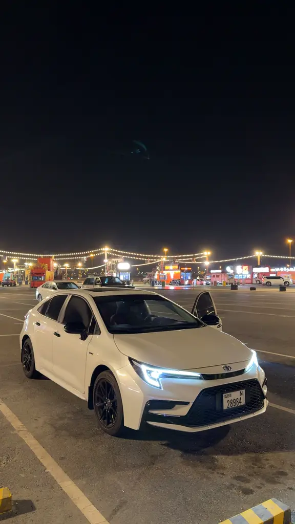 Toyota Corolla 2025 — photo 1 of 10