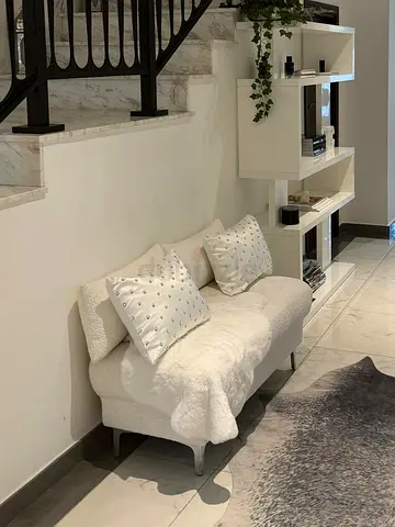 WHITE BENCH | HANDMADE | IN EXCELLENT CONDITION | NO CUSHIONS INCLUDED