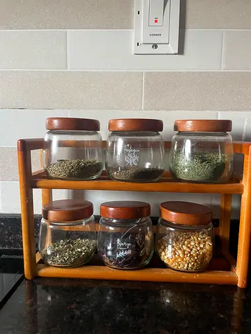 Wooden spice rack with 6 glass jars
