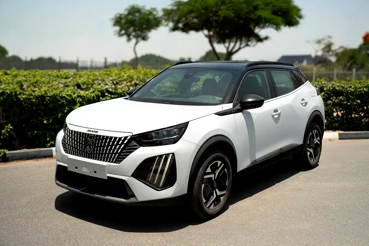 Peugeot 2008 2025 — photo 1 of 20
