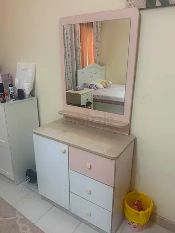 Kids dresser with mirror - white  pink, good condition