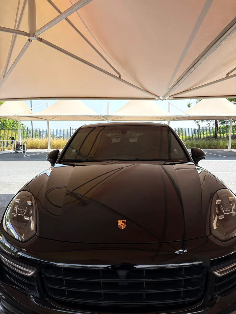 Porsche Cayenne 2017 — photo 1 of 11