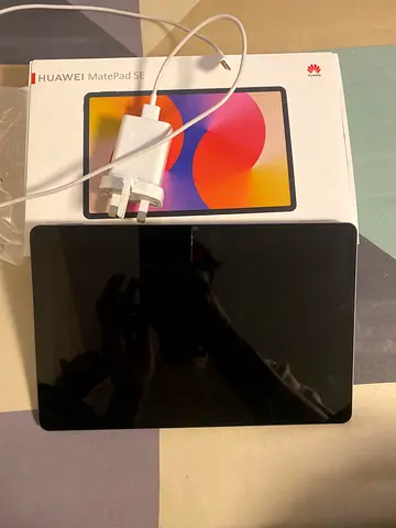 Huawei MatePad SE tablet with charger and box - 3 month use