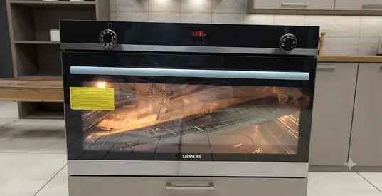 Siemens built in electric oven 90x60 cm latest model neat and clean good condition