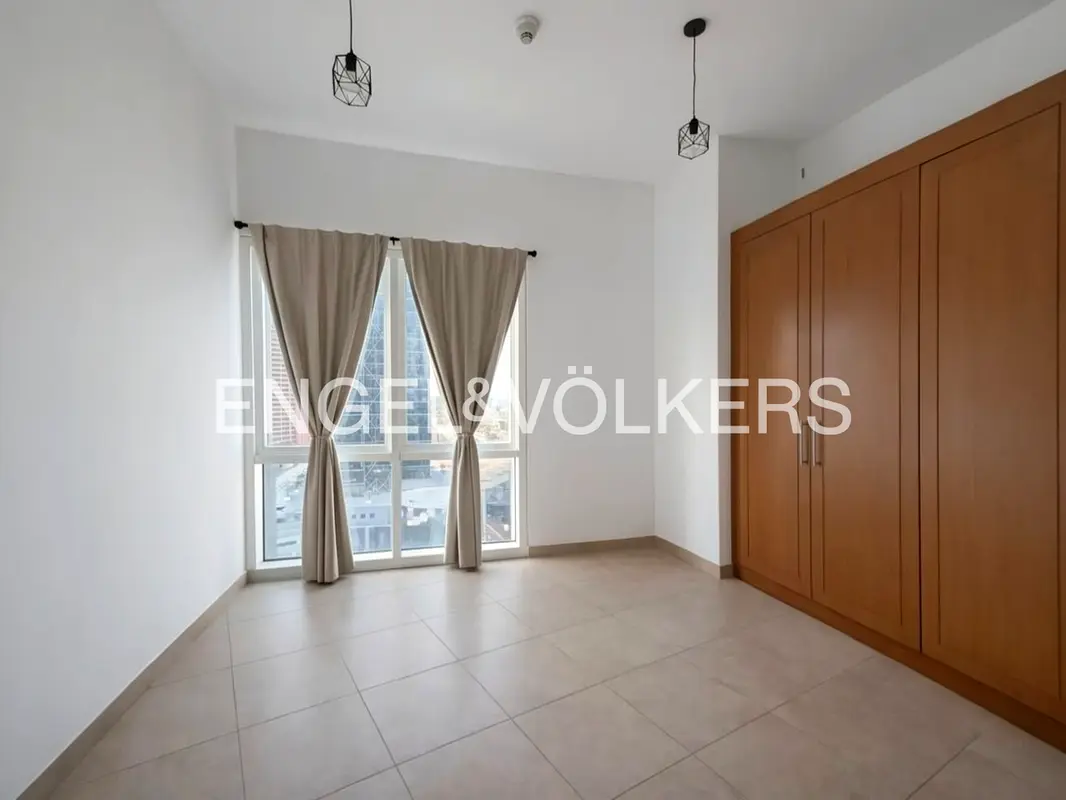 Tenanted Investment | High-Floor | Near Metro