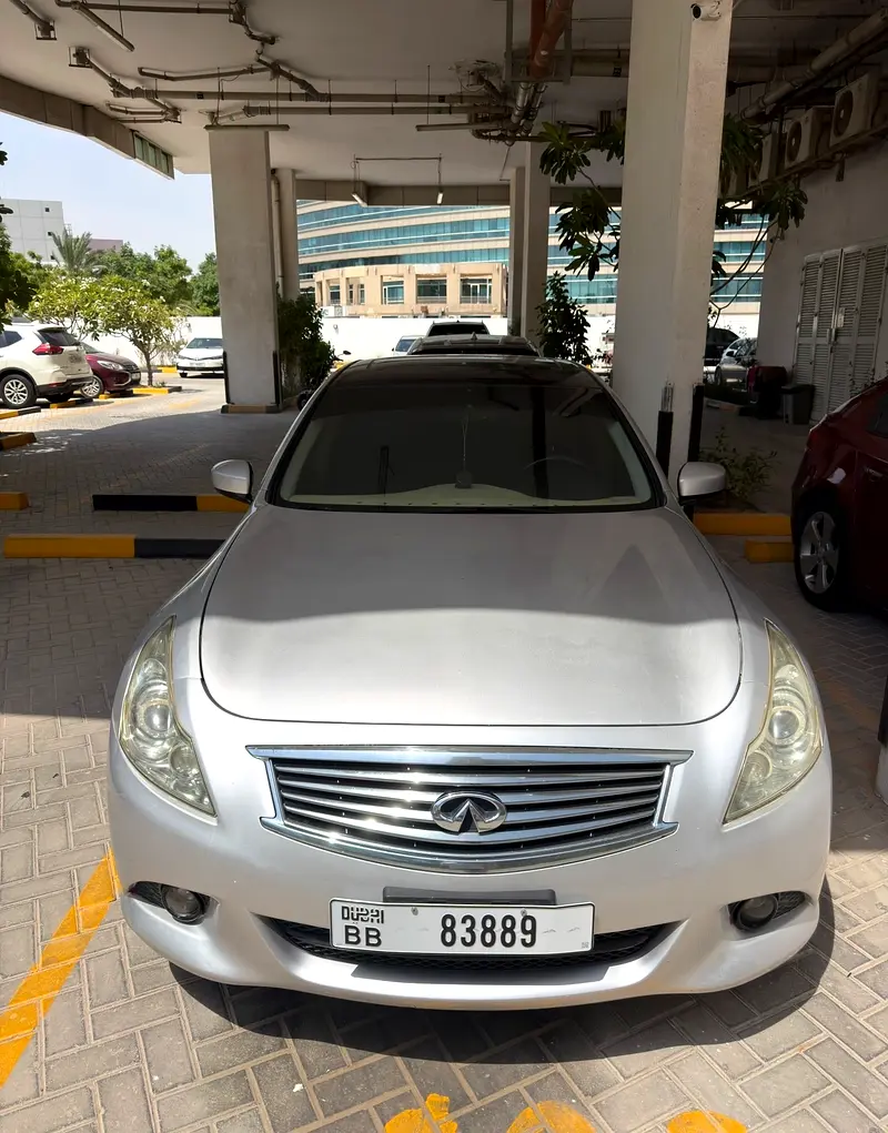 Infiniti G37 2012 — photo 1 of 7