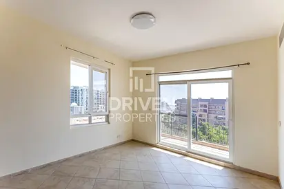 Closed Kitchen | Corner Unit | Vacant | Park View