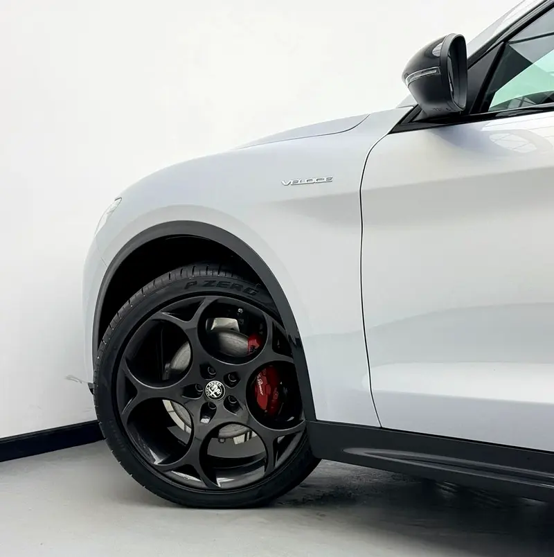 Alfa Romeo Stelvio 2025