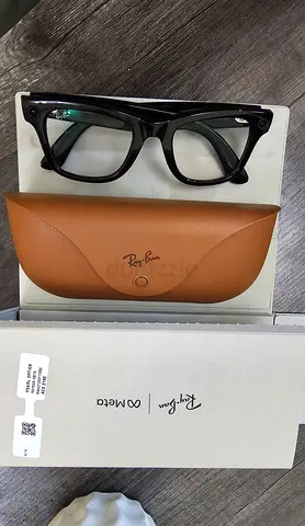 New Rayban Wayfarer Meta (Gen 2) Transition Glass (Clear to Graphite Green)