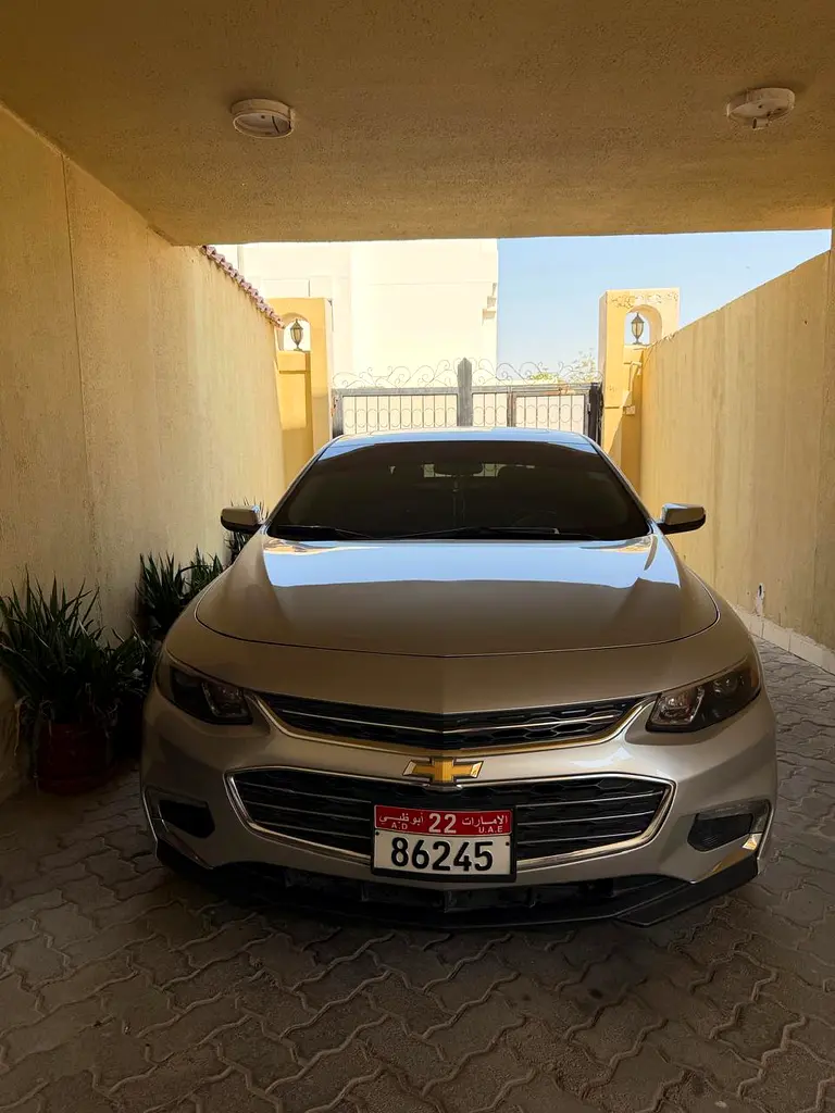 Chevrolet Malibu 2018 — photo 1 of 5