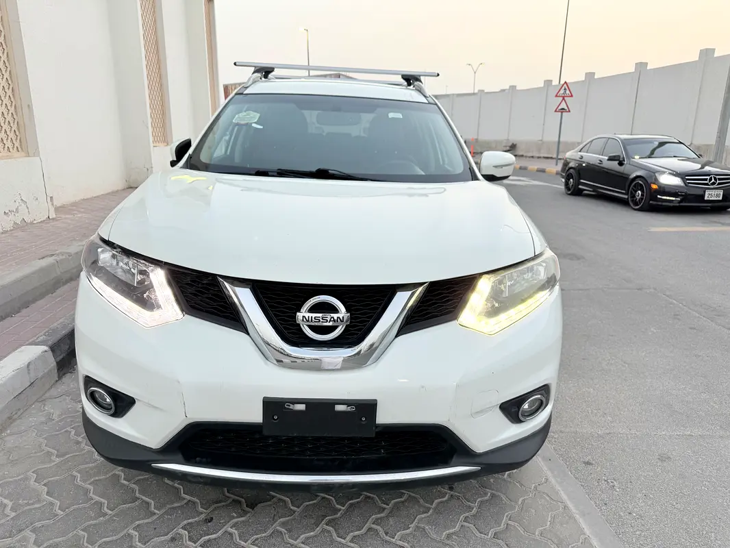 Nissan Rogue 2015 — photo 1 of 18