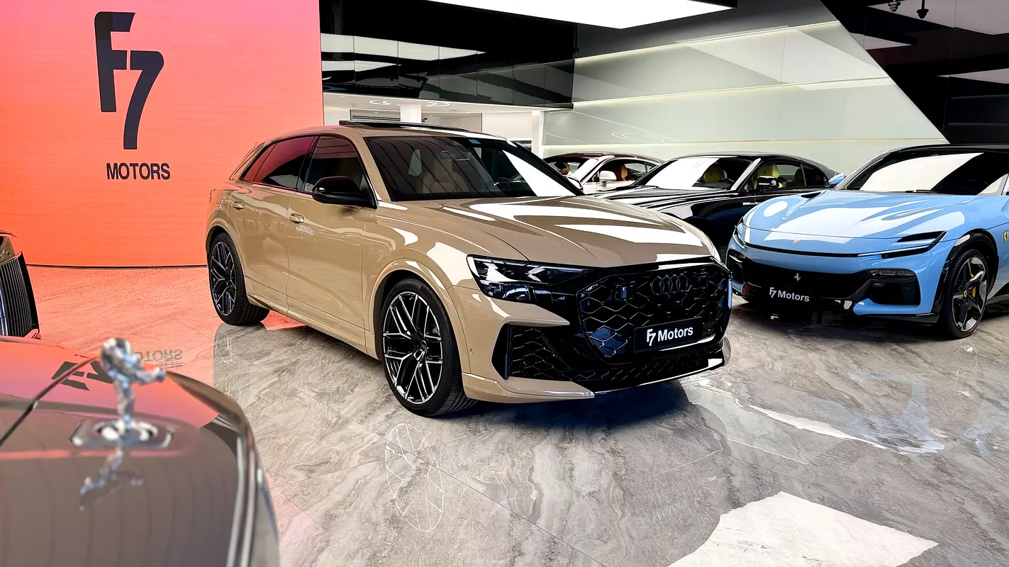 Audi RS Q8 2025 — photo 1 of 17