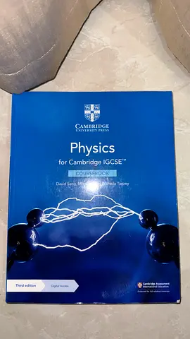 Cambridge IGCSE Physics Coursebook (Hodder Education) – Like New