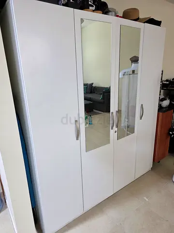 4 door closet / cupboard