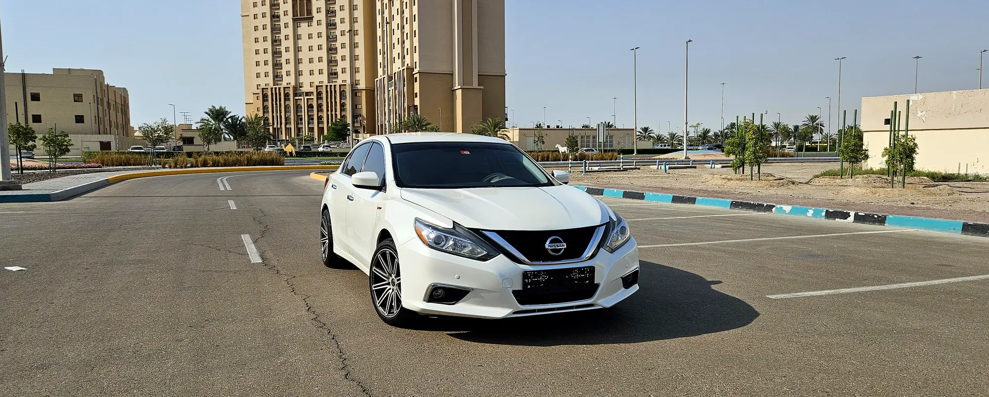 Nissan Altima 2018 — photo 1 of 20