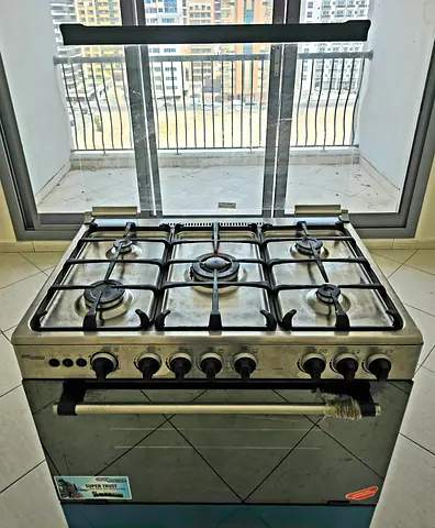 Super General 5 Burner Gas Cooker 90 x 60 Cm, Gas Oven With Thermostat, Rotisserie function