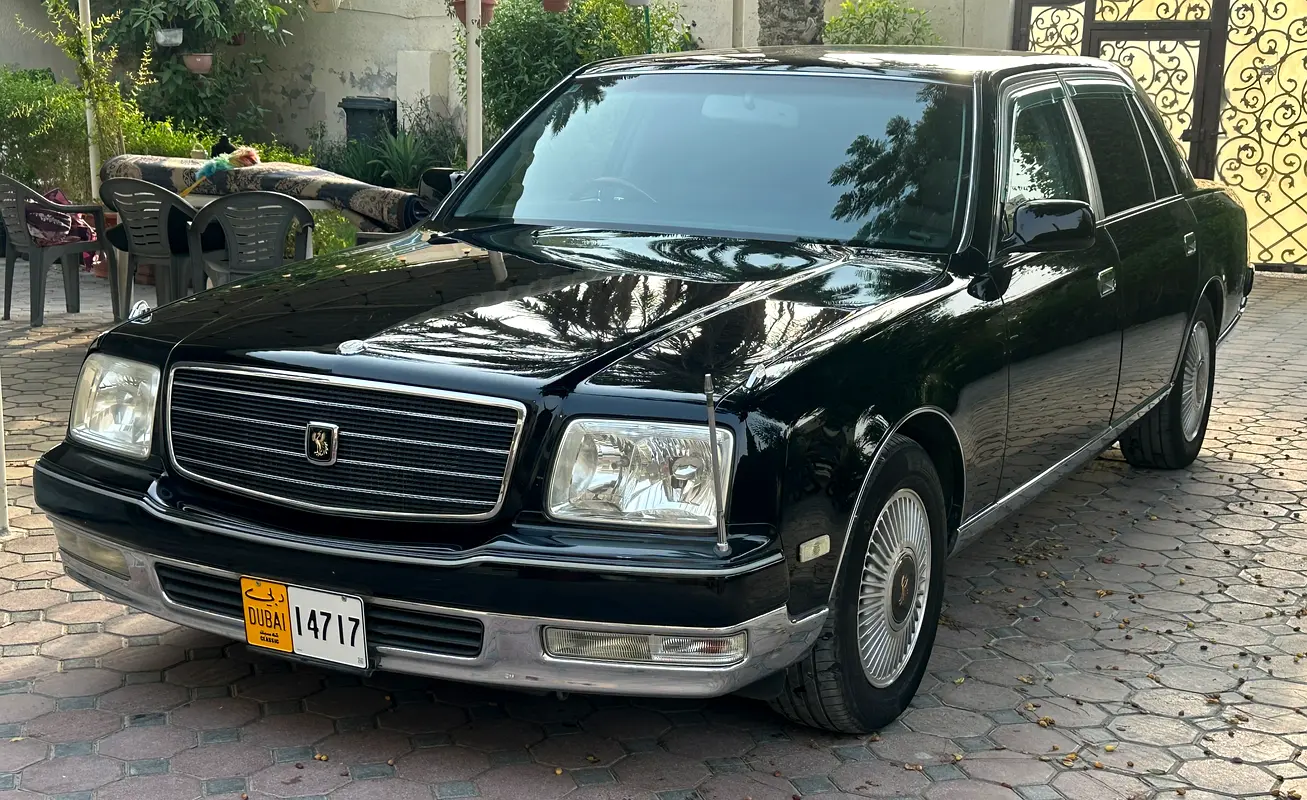 Toyota Century 1995 — photo 1 of 12