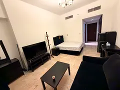 Big master room high quality available in marina