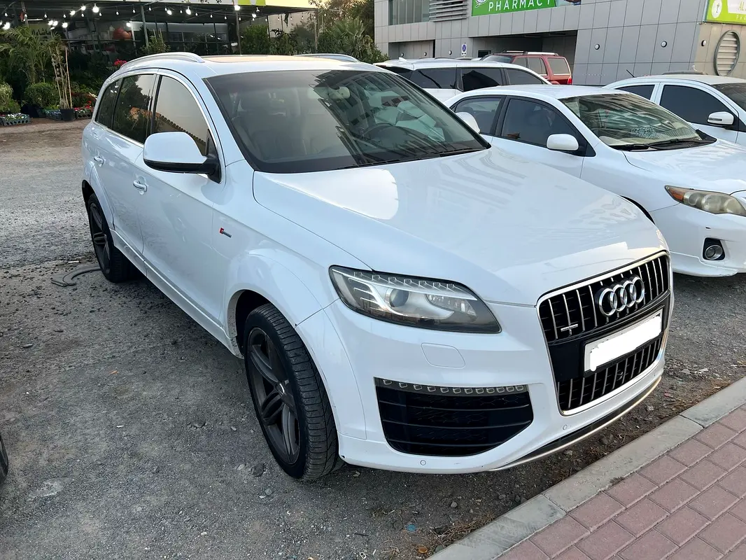 Audi Q7 2015 — photo 1 of 8
