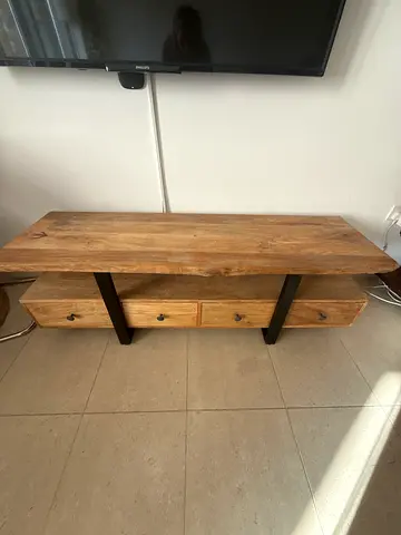 TV unit, originally from Pinky’s dubai