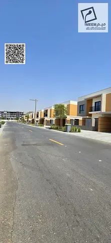 4 BR Villa with Private Pool and 5 Parking Slots