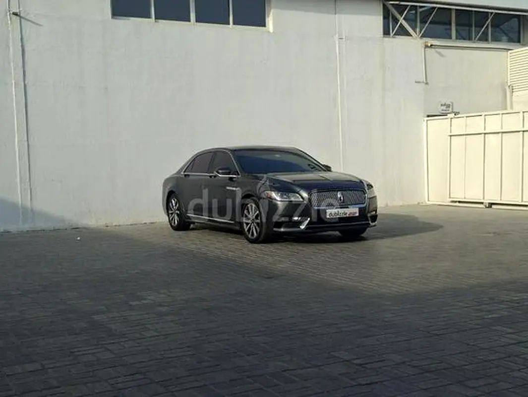 Lincoln Continental 2017 — photo 1 of 11