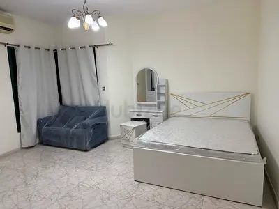 Spacious room for rent Female only with Corniche View