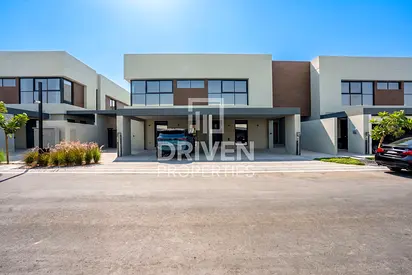 Best Price | Exclusive Corner | Genuine Resale