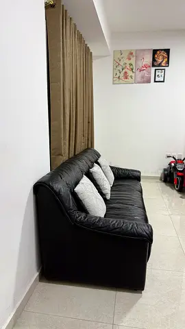 3-Seater Leather Sofa with 3 Pillows – Good Condition