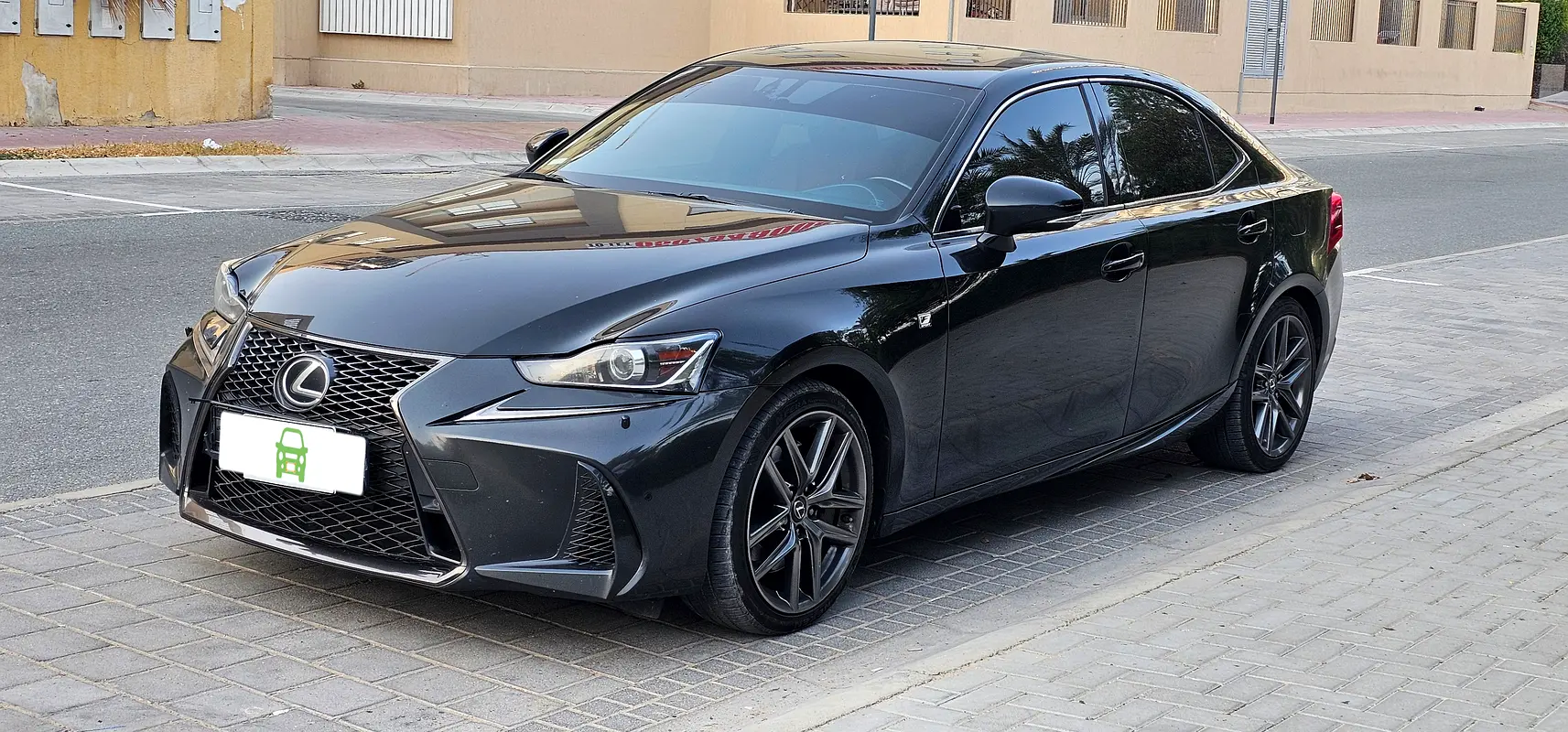 Lexus IS-Series 2020 — photo 1 of 11