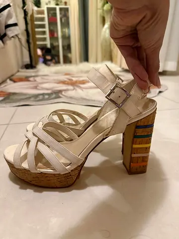 White strappy platform block heels, size info in photos