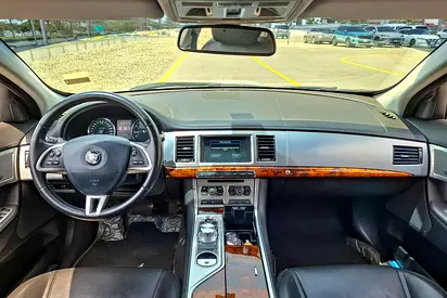 صورة 9 لـ 2014 Jaguar XF