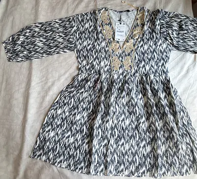 ZARA Dress - New with tags womens patterned V-neck tunic dress - size S