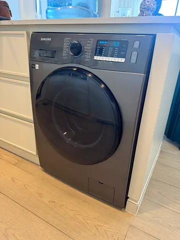 Samsung Front Load Washing Machine - 8kg, Black, excellent Condition used for 5 months with warranty