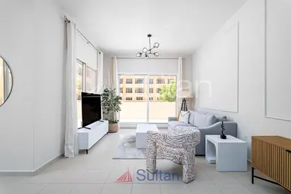 Luxurious 1400 sqft Furnished Flat, Stunning Views