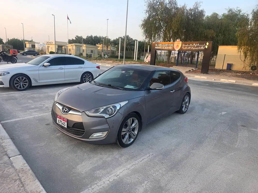 Hyundai Veloster 2015 — photo 1 of 6