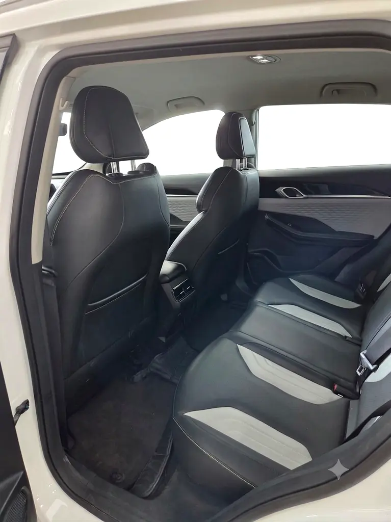 Geely Coolray 2024