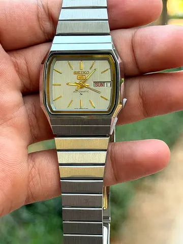 Square vintage Seiko 5 automatic 21 jewels 7009