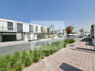 Single Row | Vacant | Prime Location | Landscaped